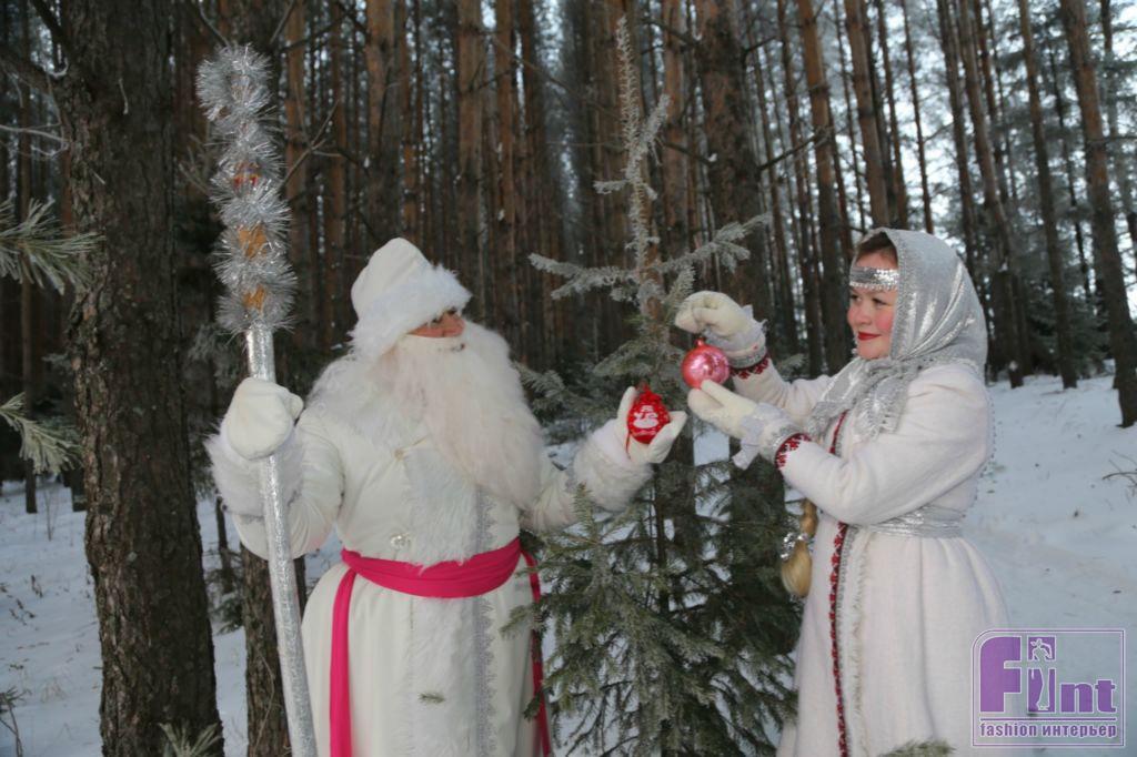 Деды Морозы и Снегурочки в Волхове