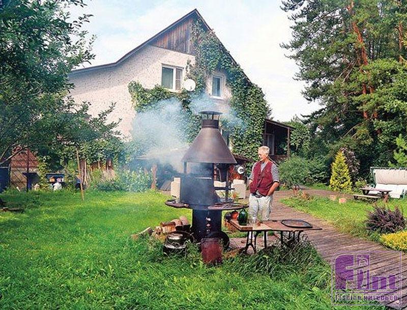 Я находилась на даче в течение всего. Фазенда ведущий Колесников. Фазенда Колесников ведущий фото.