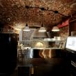 Помпейская печь, сводчатый 100-летний потолок и американское дерево в интерьере пермской пиццерии «T