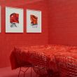 Нью-йоркская художница создала инсталляцию из семи монохромных комнат