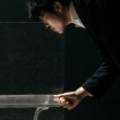 Японское дизайнерское бюро Nendo разработали эффектную стеклянную мебель