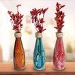 «Мраморные» цветочные вазы из пластиковых бутылок и восковых мелков DIY