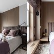 Продуманное и стильное пространство двухкомнатной квартиры для одинокого мужчины