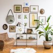 Как украсить пустое место на стене: 10 идей декора