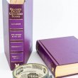 Необычное декоративное кашпо из старых книг своими руками