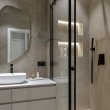 Нестандартный классический стиль интерьера в маленькой евродвушке