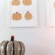 Необычные панно с тыквами из мешковины в осеннем стиле DIY
