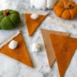 Вкусная гирлянда из фетра в виде осенних пирогов своими руками