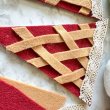 Вкусная гирлянда из фетра в виде осенних пирогов своими руками