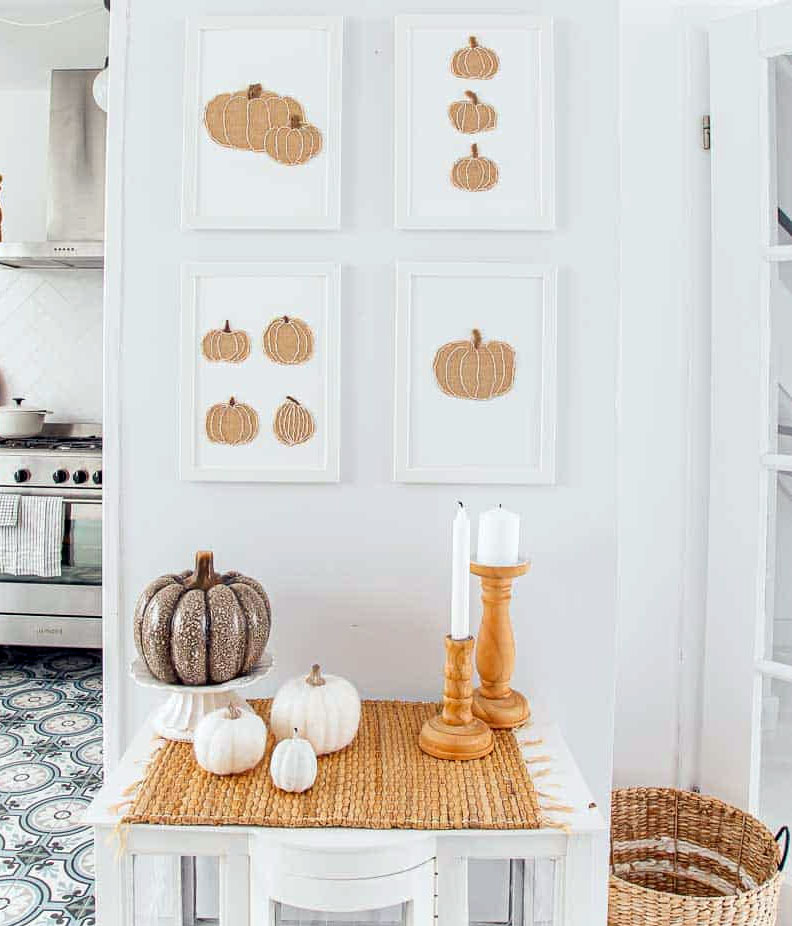 Необычные панно с тыквами из мешковины в осеннем стиле DIY