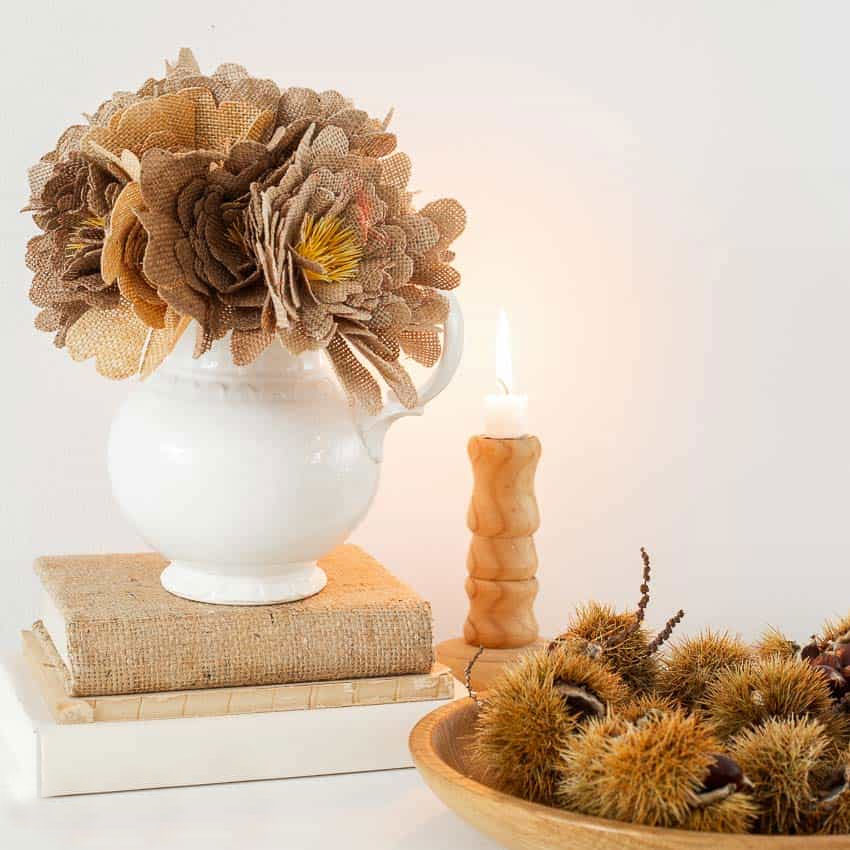 Потрясающий осенний букет с цветами из мешковины DIY