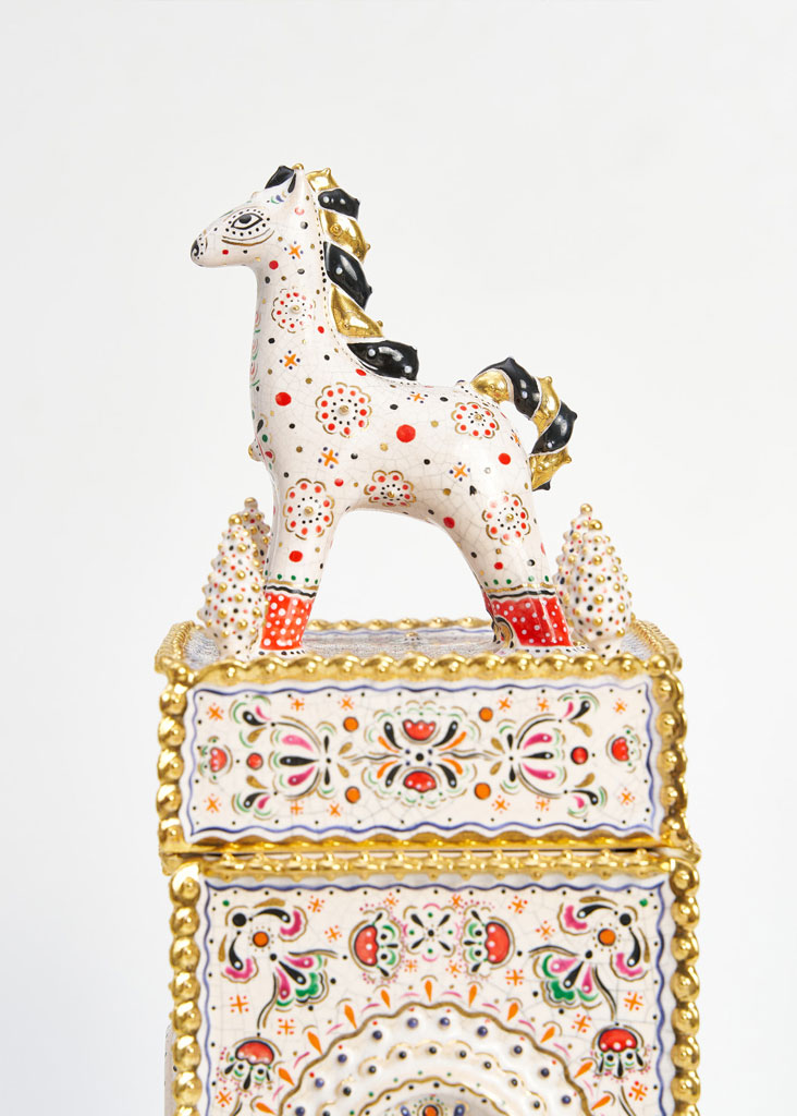 Конь-огонь: коллекция Makarov Ceramics к году Огненной лошади